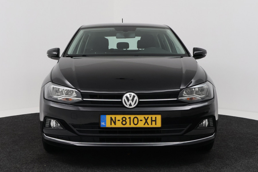Volkswagen Polo 1.0 TSI Comfortline Business (STOELVERWARMING, CRUISE CONTROL, CARPLAY, PARKEERSENSOREN)