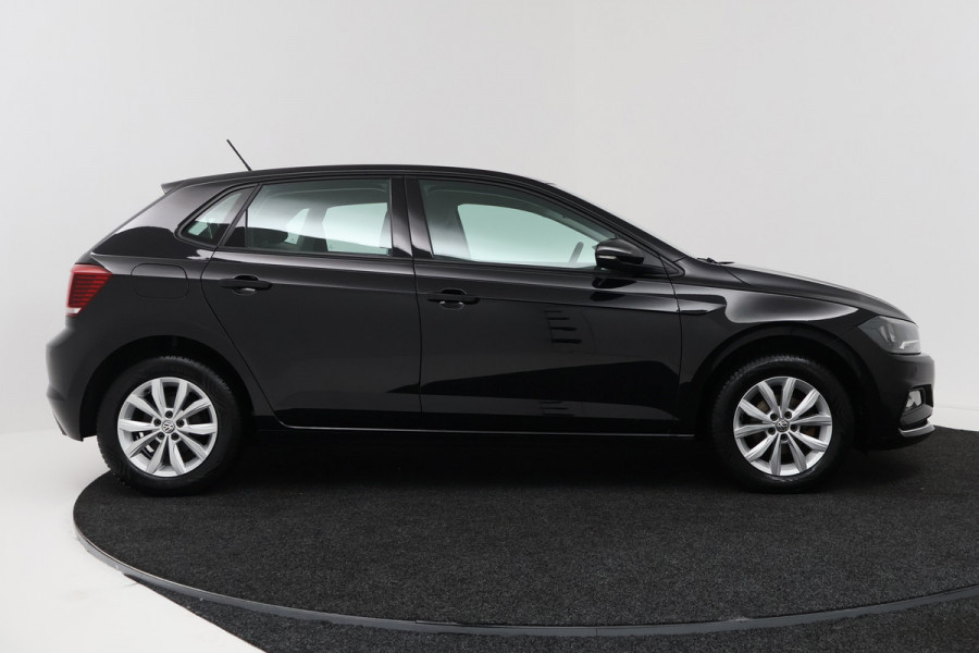 Volkswagen Polo 1.0 TSI Comfortline Business (STOELVERWARMING, CRUISE CONTROL, CARPLAY, PARKEERSENSOREN)