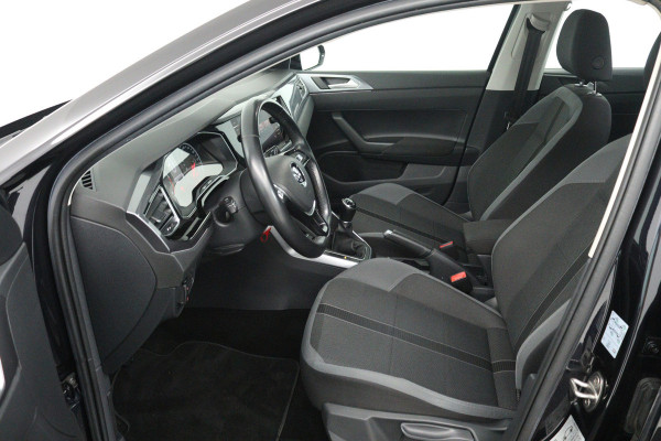 Volkswagen Polo 1.0 TSI Comfortline Business (STOELVERWARMING, CRUISE CONTROL, CARPLAY, PARKEERSENSOREN)