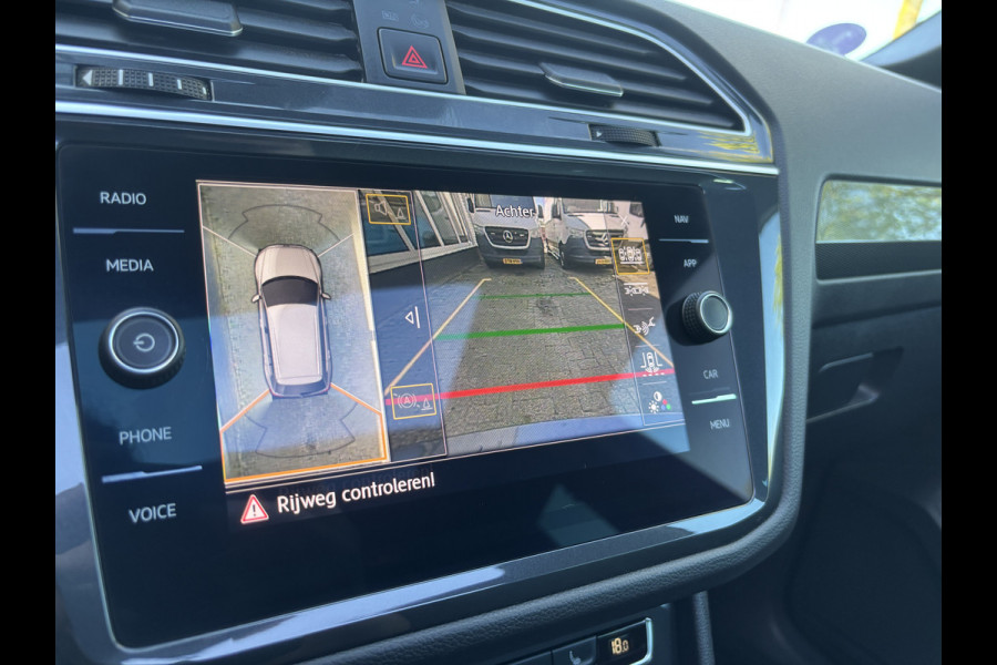 Volkswagen Tiguan 1.5 TSI ACT Highline Business R | Pano | Keyless | 360 Camera | Stoelverwarming