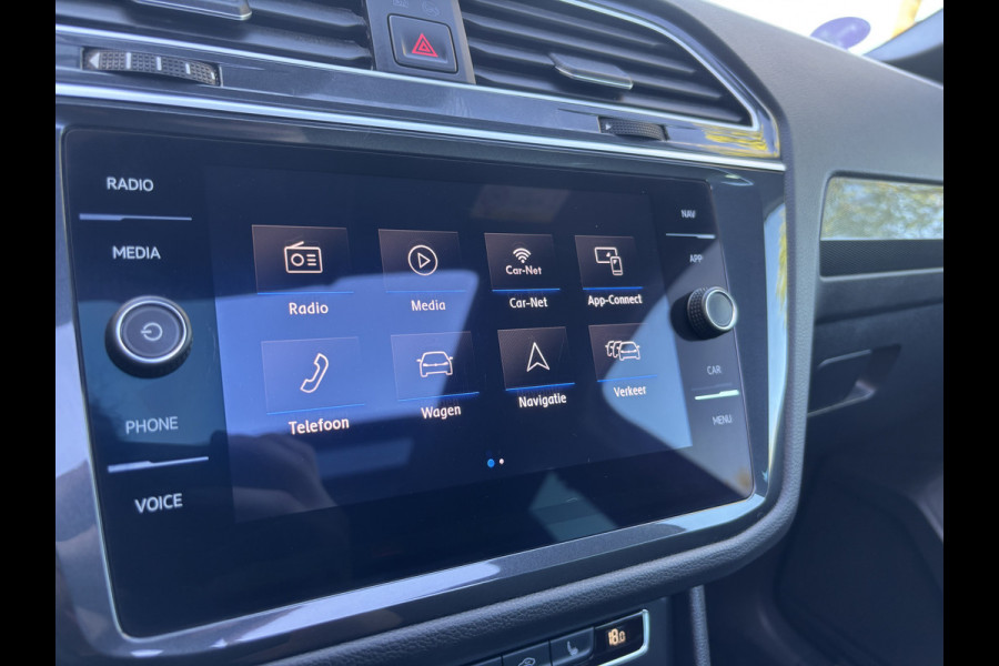 Volkswagen Tiguan 1.5 TSI ACT Highline Business R | Pano | Keyless | 360 Camera | Stoelverwarming
