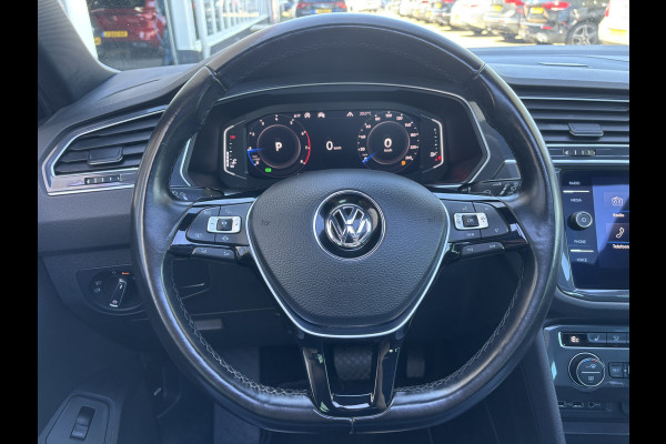 Volkswagen Tiguan 1.5 TSI ACT Highline Business R | Pano | Keyless | 360 Camera | Stoelverwarming