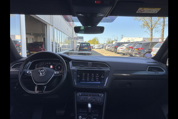 Volkswagen Tiguan 1.5 TSI ACT Highline Business R | Pano | Keyless | 360 Camera | Stoelverwarming