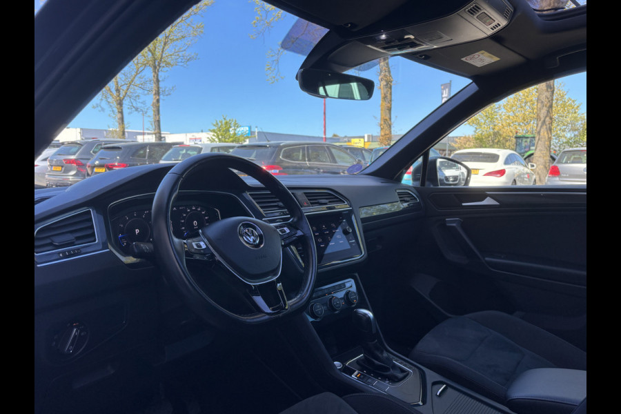 Volkswagen Tiguan 1.5 TSI ACT Highline Business R | Pano | Keyless | 360 Camera | Stoelverwarming
