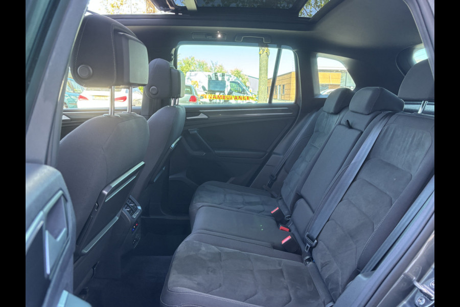 Volkswagen Tiguan 1.5 TSI ACT Highline Business R | Pano | Keyless | 360 Camera | Stoelverwarming