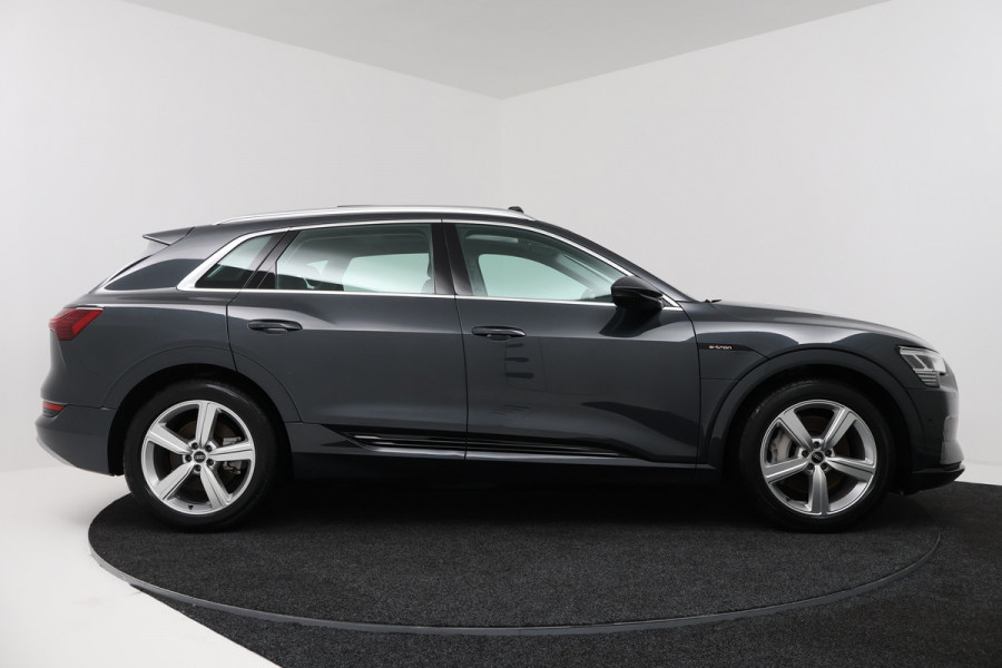 Audi e-tron 50 quattro Business edition Plus 71 kWh (PANORAMADAK, STOELVERWARMING, CAMERA, ELEKTR STOELEN, NAVIGATIE)