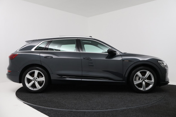 Audi e-tron 50 quattro Business edition Plus 71 kWh (PANORAMADAK, STOELVERWARMING, CAMERA, ELEKTR STOELEN, NAVIGATIE)