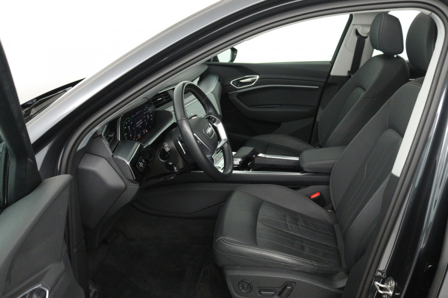 Audi e-tron 50 quattro Business edition Plus 71 kWh (PANORAMADAK, STOELVERWARMING, CAMERA, ELEKTR STOELEN, NAVIGATIE)