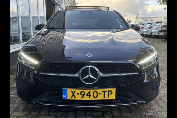 Mercedes-Benz A-Klasse 180 Business Line | Automaat | Pano | Parkeer Camera | Stoelverwarming