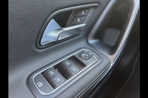 Mercedes-Benz A-Klasse 180 Business Line | Automaat | Pano | Parkeer Camera | Stoelverwarming