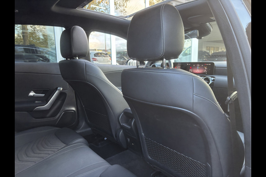 Mercedes-Benz A-Klasse 180 Business Line | Automaat | Pano | Parkeer Camera | Stoelverwarming