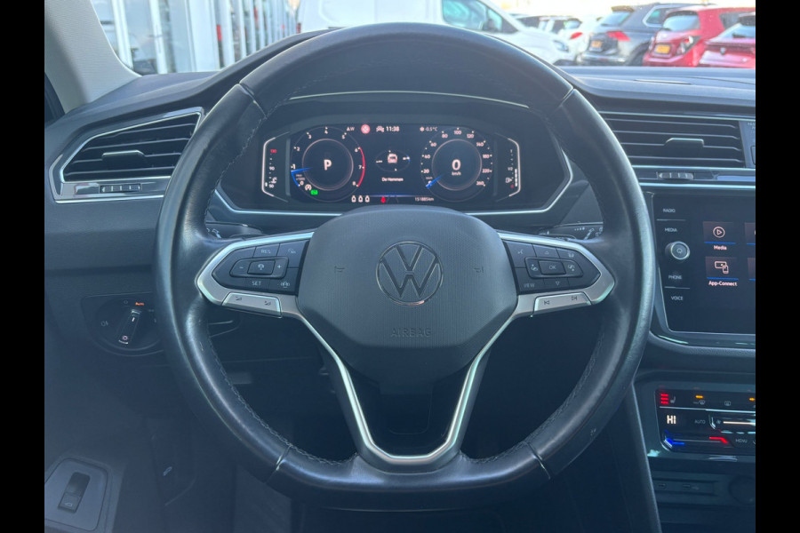 Volkswagen Tiguan 1.5 TSI Life Business | Parkeer Camera | Stuur Verwarming | Adaptive Cruise