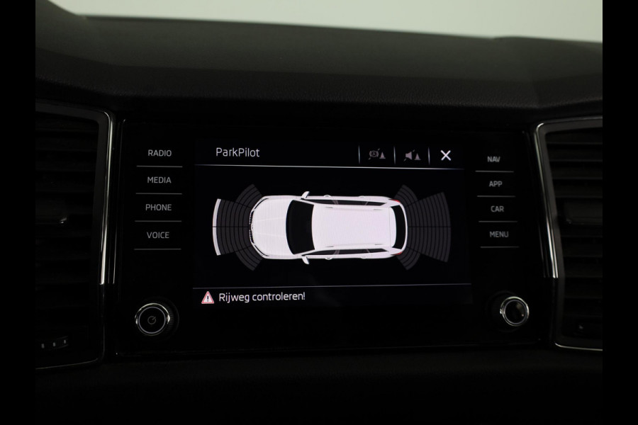 Škoda Kodiaq 1.5 TSI Ambition Business 150pk | Trekhaak | Navigatie | Cirtual Cockpit | parkeersensoren voor en achter | Apple Carplay /- Android auto | Climatronic