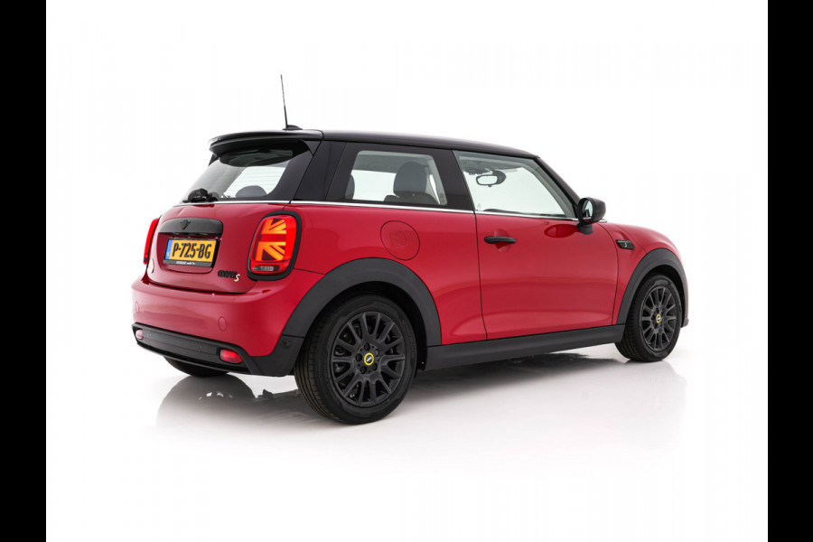 MINI Mini Electric Business Edition 33 kWh [ 3-Fase-11kW ] {SOH-100%} (INCL-BTW) Aut. *LEATHER | FULL-LED | KEYLESS | SPORTSEATS | NAVI-FULLMAP | ECC | AMBIENTLIGHT | DAB | DIGI-COCKPIT | PDC | 17"ALU*