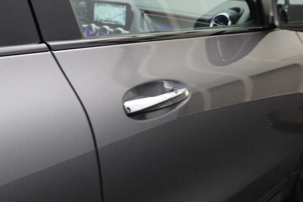 Mercedes-Benz EQA 250 AMG Line 67 kWh 190 PK, Panoramadak, Leder, Stoelkoeling-Verwarming, Sfeerverlichting