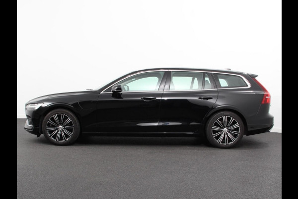 Volvo V60 2.0 T8 390pk Recharge AWD Inscription Expression Navigatie Apple Carplay Android Auto Elektrische trekhaak Parkeersensoren Elektrische achterklep Adaptive Cruise Control Virtual Cockpit Stoel- en stuurverwarming Ledverlichting  Climate Control