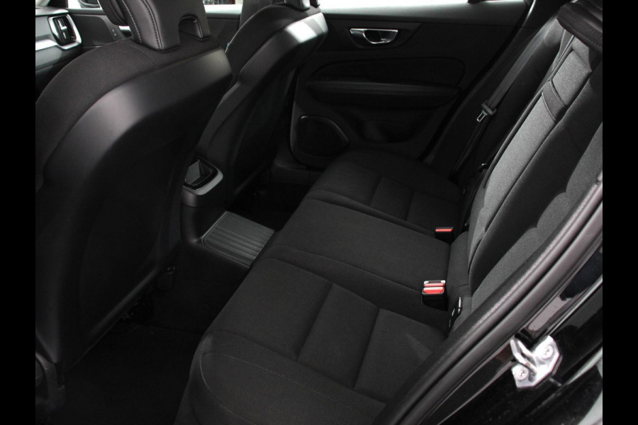 Volvo V60 2.0 T8 390pk Recharge AWD Inscription Expression Navigatie Apple Carplay Android Auto Elektrische trekhaak Parkeersensoren Elektrische achterklep Adaptive Cruise Control Virtual Cockpit Stoel- en stuurverwarming Ledverlichting  Climate Control