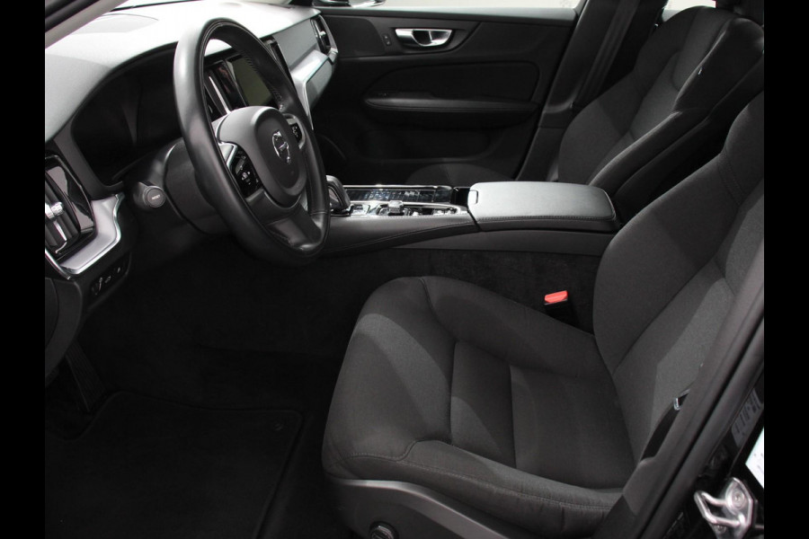Volvo V60 2.0 T8 390pk Recharge AWD Inscription Expression Navigatie Apple Carplay Android Auto Elektrische trekhaak Parkeersensoren Elektrische achterklep Adaptive Cruise Control Virtual Cockpit Stoel- en stuurverwarming Ledverlichting  Climate Control