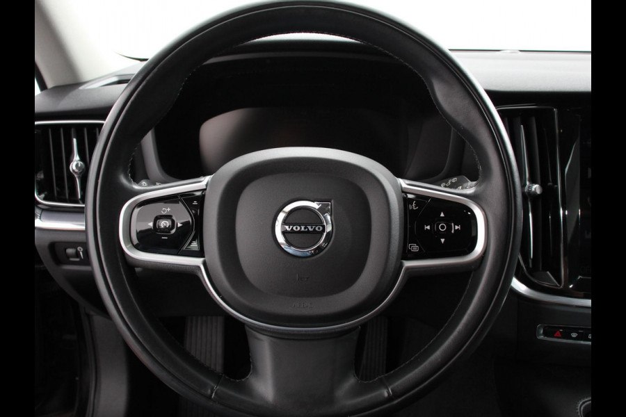 Volvo V60 2.0 T8 390pk Recharge AWD Inscription Expression Navigatie Apple Carplay Android Auto Elektrische trekhaak Parkeersensoren Elektrische achterklep Adaptive Cruise Control Virtual Cockpit Stoel- en stuurverwarming Ledverlichting  Climate Control