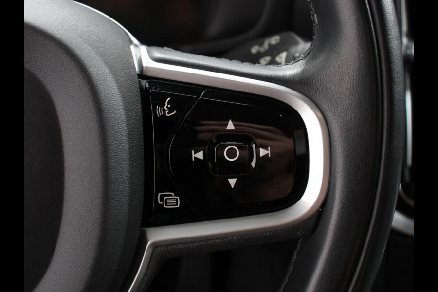 Volvo V60 2.0 T8 390pk Recharge AWD Inscription Expression Navigatie Apple Carplay Android Auto Elektrische trekhaak Parkeersensoren Elektrische achterklep Adaptive Cruise Control Virtual Cockpit Stoel- en stuurverwarming Ledverlichting  Climate Control