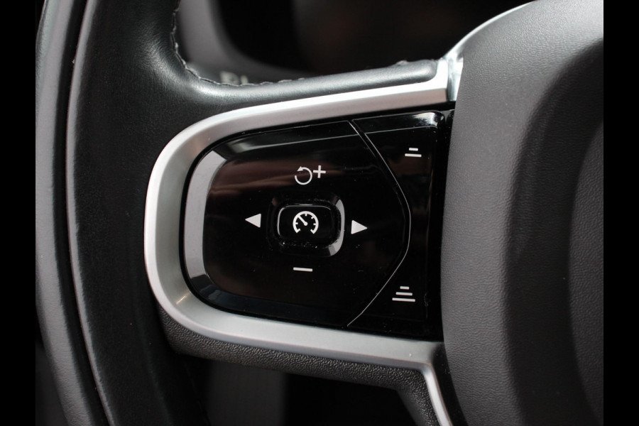 Volvo V60 2.0 T8 390pk Recharge AWD Inscription Expression Navigatie Apple Carplay Android Auto Elektrische trekhaak Parkeersensoren Elektrische achterklep Adaptive Cruise Control Virtual Cockpit Stoel- en stuurverwarming Ledverlichting  Climate Control