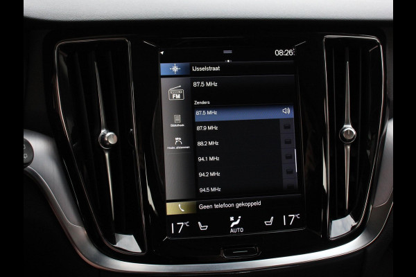 Volvo V60 2.0 T8 390pk Recharge AWD Inscription Expression Navigatie Apple Carplay Android Auto Elektrische trekhaak Parkeersensoren Elektrische achterklep Adaptive Cruise Control Virtual Cockpit Stoel- en stuurverwarming Ledverlichting  Climate Control