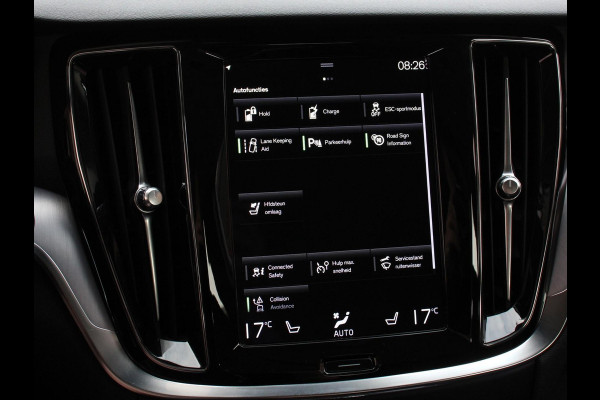 Volvo V60 2.0 T8 390pk Recharge AWD Inscription Expression Navigatie Apple Carplay Android Auto Elektrische trekhaak Parkeersensoren Elektrische achterklep Adaptive Cruise Control Virtual Cockpit Stoel- en stuurverwarming Ledverlichting  Climate Control