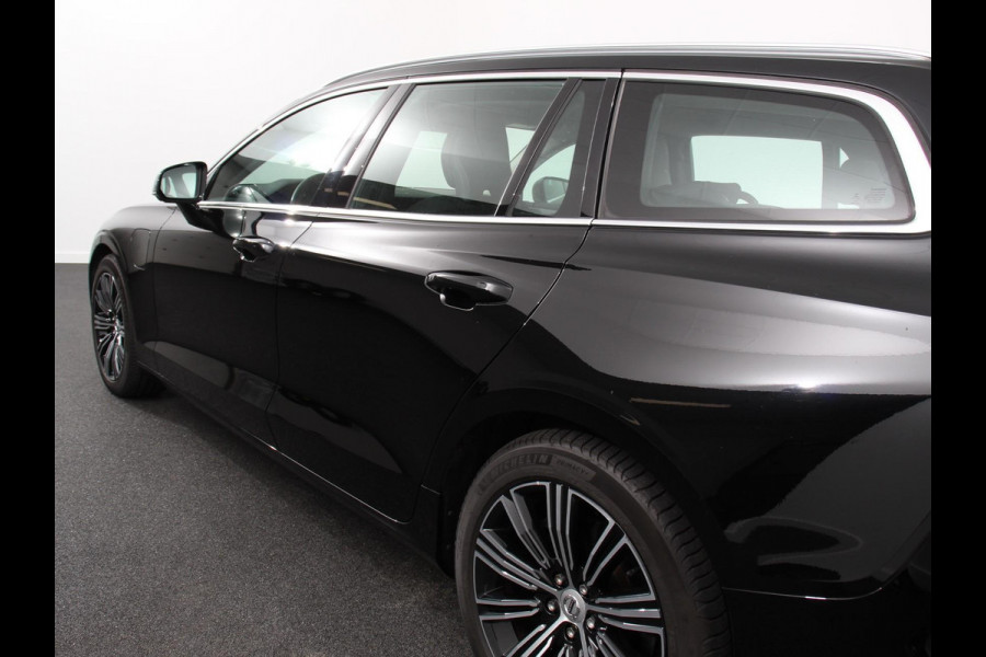 Volvo V60 2.0 T8 390pk Recharge AWD Inscription Expression Navigatie Apple Carplay Android Auto Elektrische trekhaak Parkeersensoren Elektrische achterklep Adaptive Cruise Control Virtual Cockpit Stoel- en stuurverwarming Ledverlichting  Climate Control
