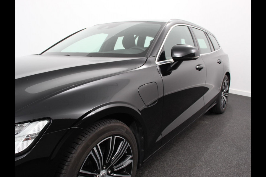 Volvo V60 2.0 T8 390pk Recharge AWD Inscription Expression Navigatie Apple Carplay Android Auto Elektrische trekhaak Parkeersensoren Elektrische achterklep Adaptive Cruise Control Virtual Cockpit Stoel- en stuurverwarming Ledverlichting  Climate Control