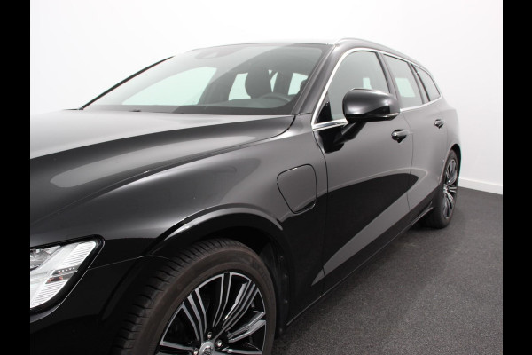 Volvo V60 2.0 T8 390pk Recharge AWD Inscription Expression Navigatie Apple Carplay Android Auto Elektrische trekhaak Parkeersensoren Elektrische achterklep Adaptive Cruise Control Virtual Cockpit Stoel- en stuurverwarming Ledverlichting  Climate Control