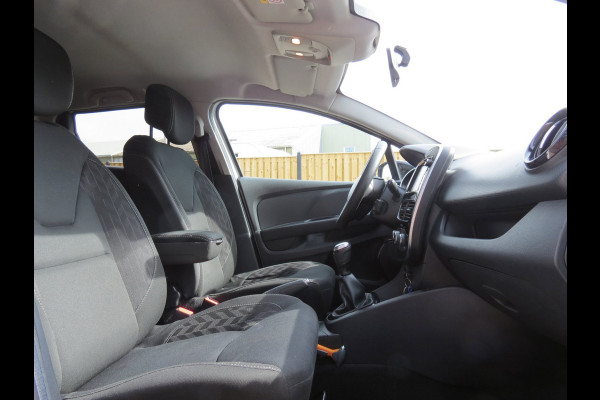 Renault Clio Estate 0.9 TCe Limited | DEALER ONDERHOUDEN | NAVI | CRUISE CONTROL | PARKEERSENSORS | DAB+ RADIO |