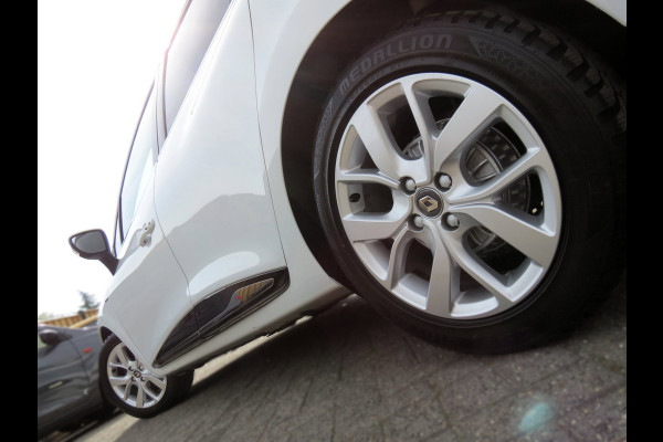 Renault Clio Estate 0.9 TCe Limited | DEALER ONDERHOUDEN | NAVI | CRUISE CONTROL | PARKEERSENSORS | DAB+ RADIO |