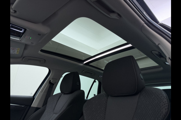 Škoda Octavia Combi 1.0TSI Pano.dak Trekhaak Adap.Cruise Stoelverwarming Navi Ecc Camera Apple Carplay Android Auto Pdc Business Edition Plus Keyless Elek.Achterklep DAB Lmv 17" Led P-Assist Virtual Cockpit Dealeronderhouden 1.300KG Trekgewicht Origineel Nederlandse Auto