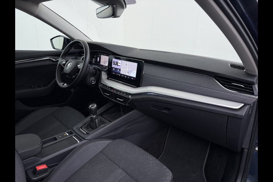 Škoda Octavia Combi 1.0TSI Pano.dak Trekhaak Adap.Cruise Stoelverwarming Navi Ecc Camera Apple Carplay Android Auto Pdc Business Edition Plus Keyless Elek.Achterklep DAB Lmv 17" Led P-Assist Virtual Cockpit Dealeronderhouden 1.300KG Trekgewicht Origineel Nederlandse Auto
