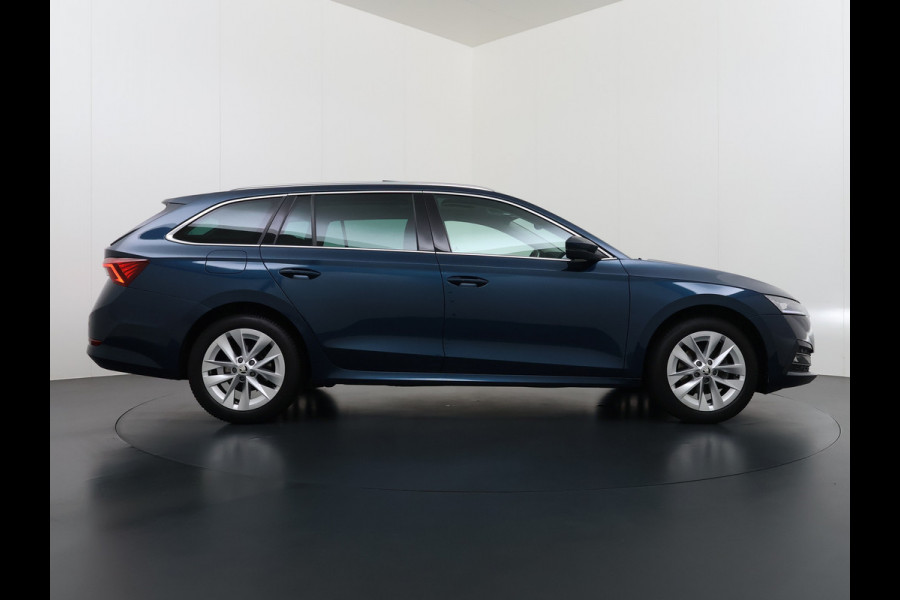 Škoda Octavia Combi 1.0TSI Pano.dak Trekhaak Adap.Cruise Stoelverwarming Navi Ecc Camera Apple Carplay Android Auto Pdc Business Edition Plus Keyless Elek.Achterklep DAB Lmv 17" Led P-Assist Virtual Cockpit Dealeronderhouden 1.300KG Trekgewicht Origineel Nederlandse Auto