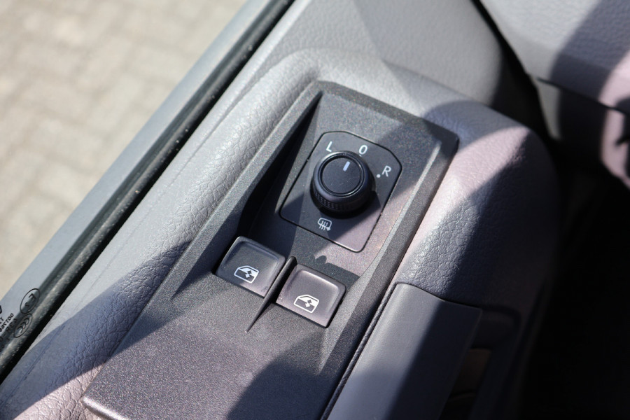 Volkswagen Crafter 35 2.0 TDI 177pk L4 Open Laadbak Leer Led Luxe