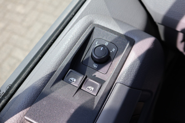Volkswagen Crafter 35 2.0 TDI 177pk L4 Open Laadbak Leer Led Luxe