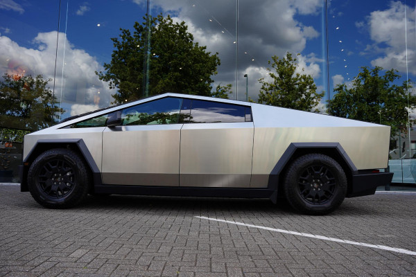 Tesla Cybertruck AWD 100 kWh DIRECT AVAILABLE
