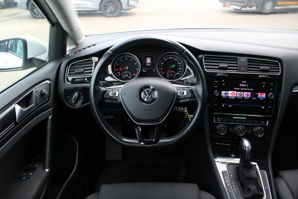 Volkswagen Golf 1.5 TSI Highline Business R | Alcantara Bekleding | Adaptive Cruise Control | Stoelverwarming | Climate Control | Navigatie | Parkeersensoren |