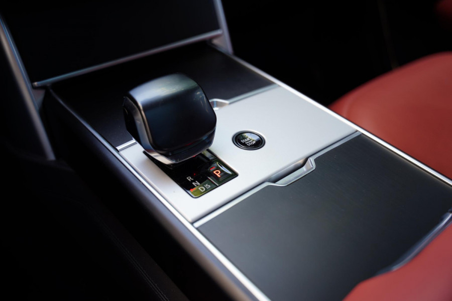 Land Rover Range Rover P 615 SV / Two-Tone Interieur / NL-Auto / BTW