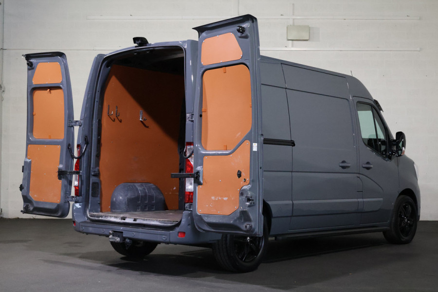 Renault Master 2.3 dCi 180pk L2 H2 Black Edition