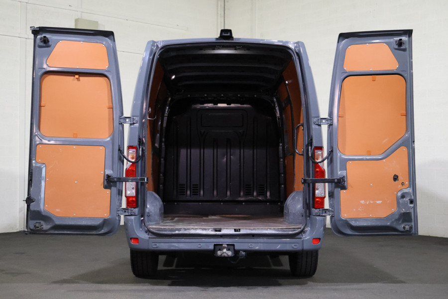 Renault Master 2.3 dCi 180pk L2 H2 Black Edition