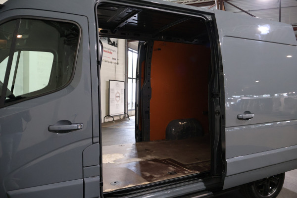 Renault Master 2.3 dCi 180pk L2 H2 Black Edition