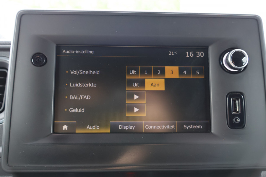 Renault Master 2.3 dCi 180pk L2 H2 Black Edition