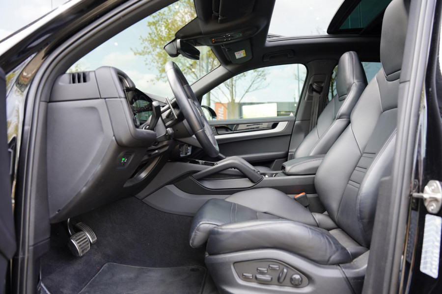 Porsche Cayenne 3.0 S E-Hybrid Black Edition / Sport Uitlaat / Sport Design Pakket