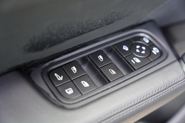 Porsche Cayenne 3.0 S E-Hybrid Black Edition / Sport Uitlaat / Sport Design Pakket