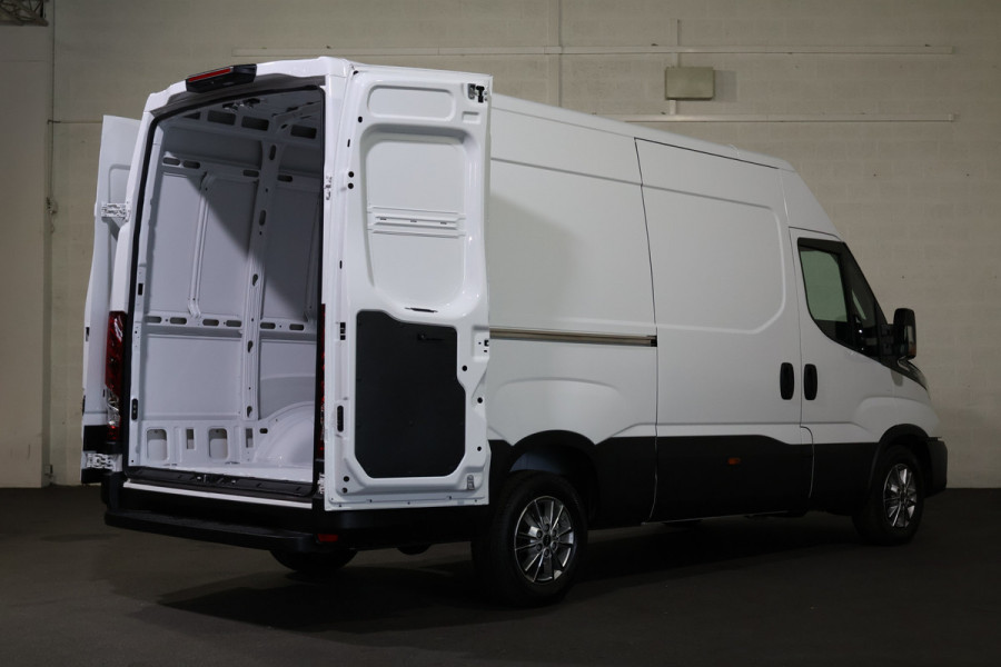 Iveco Daily 35S21 3.0 210pk Hi-Matic Automaat Navigatie Camera