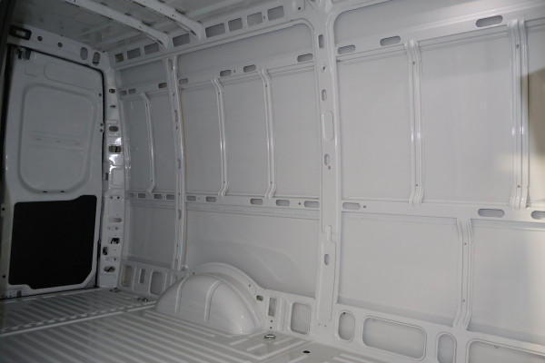 Iveco Daily 35S21 3.0 210pk Hi-Matic Automaat Navigatie Camera