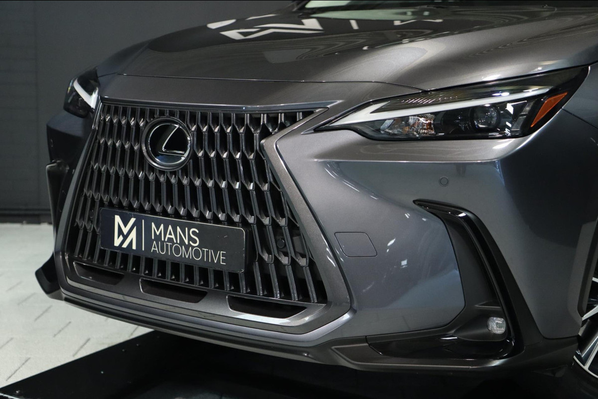 Lexus NX 350h / KEYLESS / ACC / CAMERA / CARPLAY / ALCANTARA