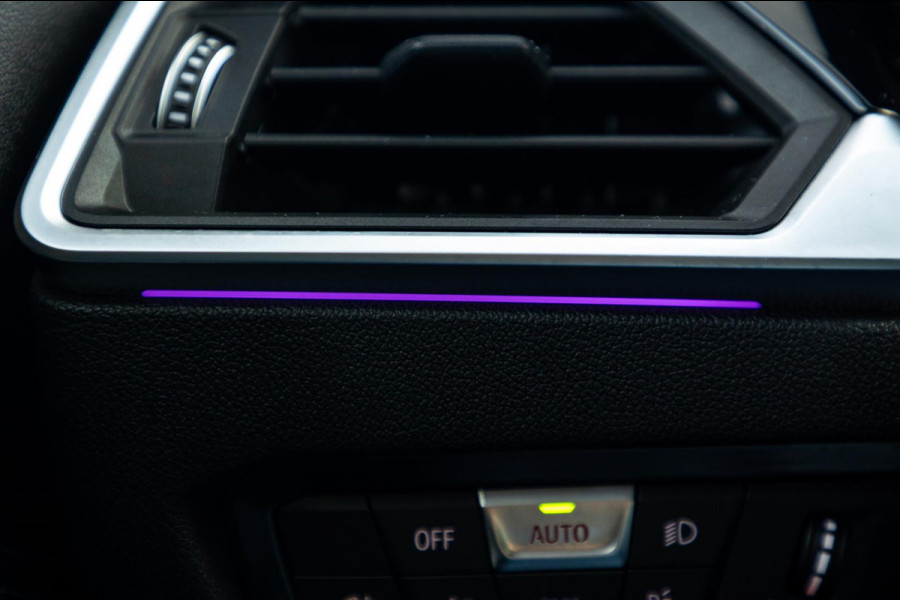 BMW 3-serie M340i xDrive Laserlight I Live Cockpit Professional I Head-Up I Adaptive cruise I Sfeerverlichting